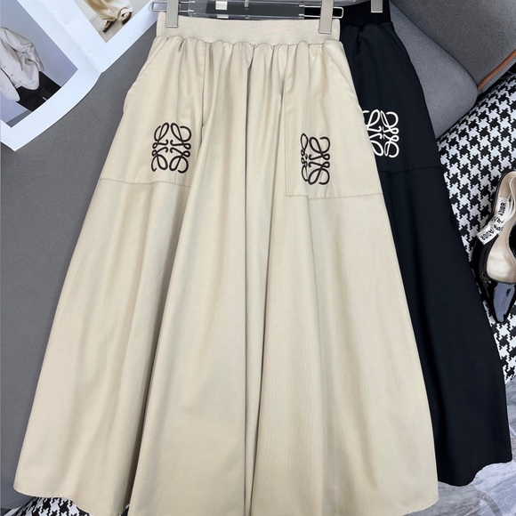 Loewe Elegant Cream and Black Women's Skirt - Picture 2 of 6